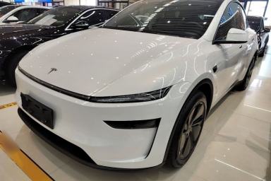 Used Tesla Model Y 2025 Long-Range All-Wheel-Drive Version