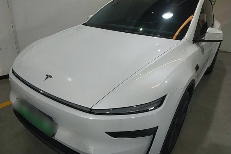 Tesla Model Y 2025 Rear-Wheel-Drive Version