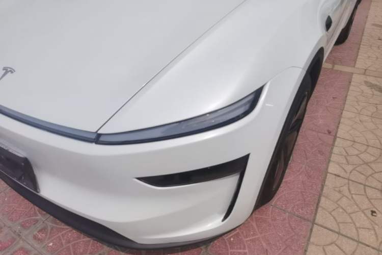 Used Tesla Model Y 2025 Long-Range All-Wheel Drive First Edition Left Front Headlight