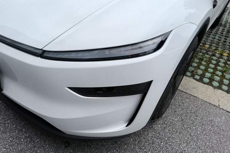 Used Tesla Model Y 2025 Long-Range All-Wheel-Drive Version Left Front Headlight