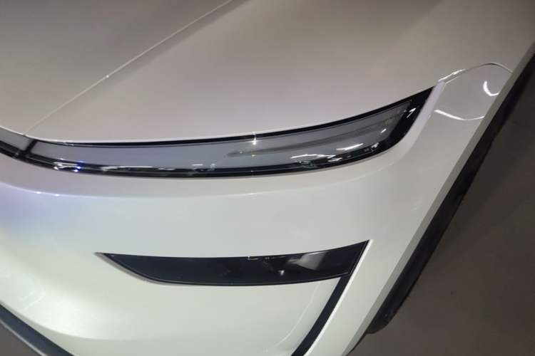 Used Tesla Model Y 2025 Rear-Wheel-Drive Version Left Front Headlight