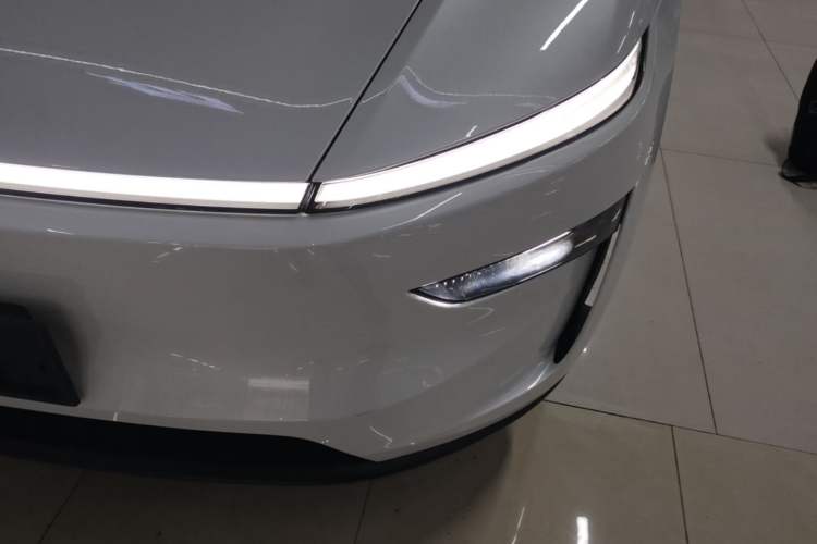Used Tesla Model Y 2025 Long-Range All-Wheel-Drive Version Left Front Headlight