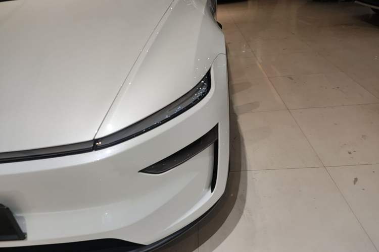 Used Tesla Model Y 2025 Updated Version Long-Range All-Wheel Drive Left Front Headlight