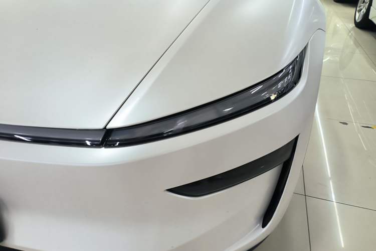 Used Tesla Model Y 2025 Long-Range All-Wheel Drive First Edition Left Front Headlight