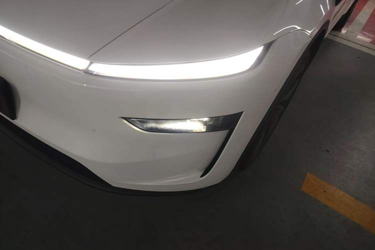Used Tesla Model Y 2025 Rear-Wheel-Drive Version Left Front Headlight