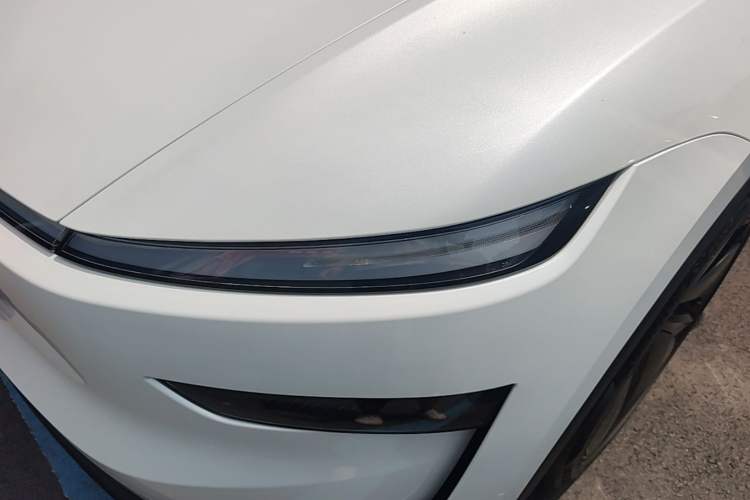 Used Tesla Model Y 2025 Long-Range All-Wheel-Drive Version Left Front Headlight