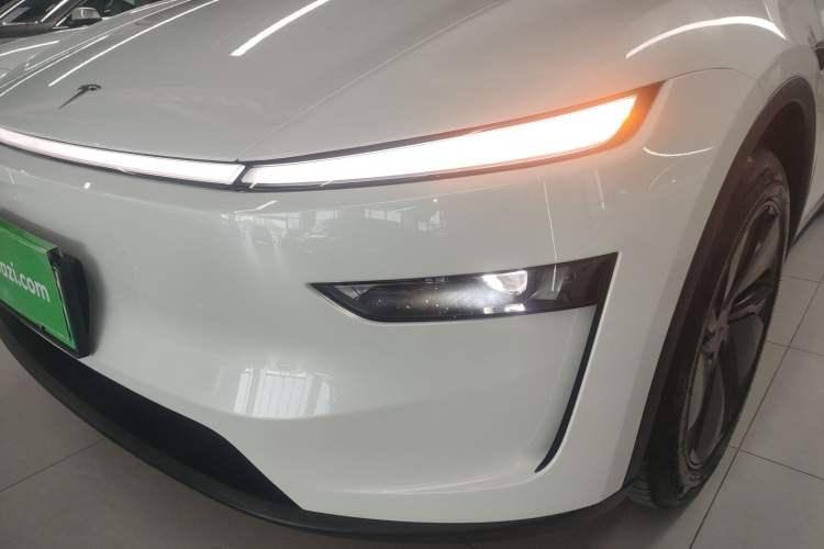 Used Tesla Model Y 2025 Long-Range All-Wheel-Drive Version Left Front Headlight