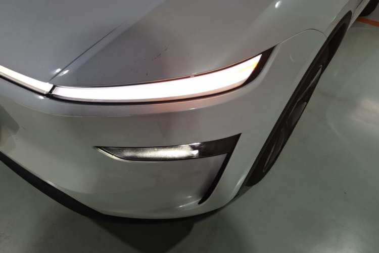 Used Tesla Model Y 2025 Rear-Wheel-Drive Version Left Front Headlight
