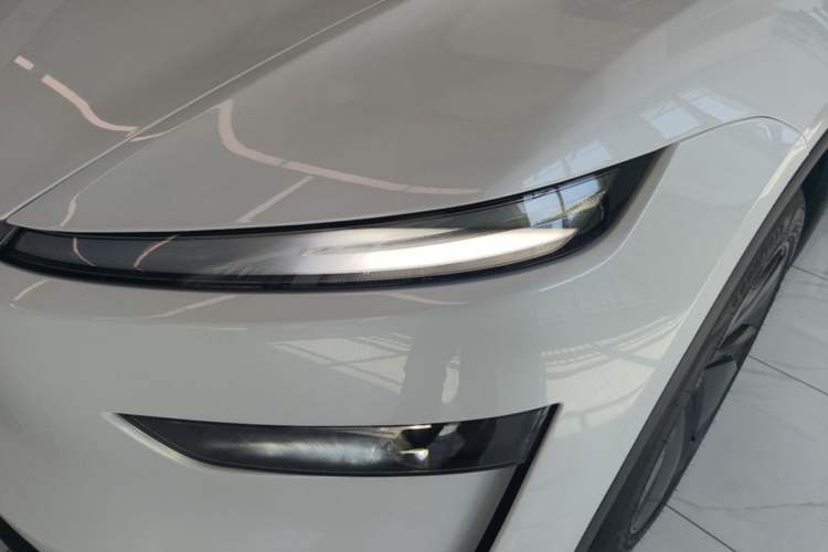 Used Tesla Model Y 2025 Rear-Wheel-Drive Version Left Front Headlight