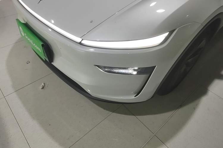 Used Tesla Model Y 2025 Long-Range All-Wheel-Drive Version Left Front Headlight