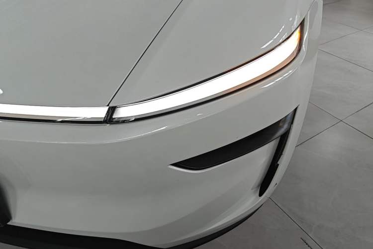 Used Tesla Model Y 2025 Rear-Wheel-Drive Version Left Front Headlight