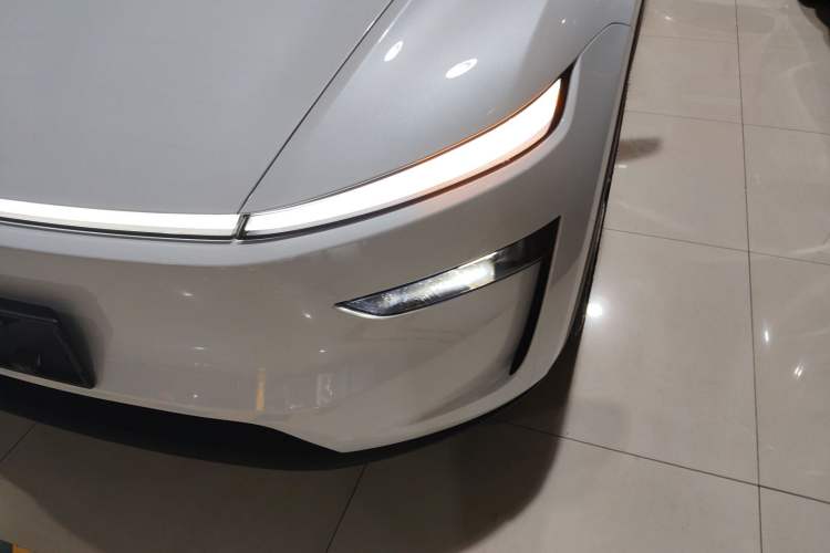 Used Tesla Model Y 2025 Rear-Wheel-Drive Version Left Front Headlight