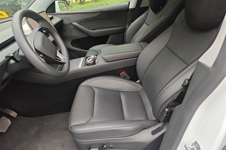 Used Tesla Model Y 2025 Updated Version Long-Range All-Wheel Drive Left Front Seat