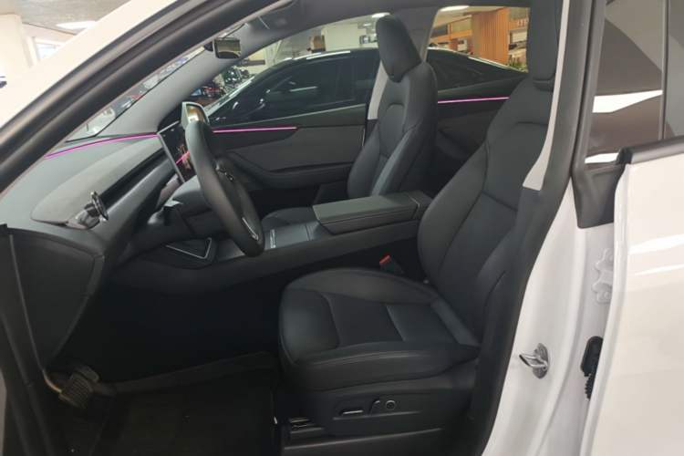 Used Tesla Model Y 2025 Rear-Wheel-Drive Version Left Front Seat