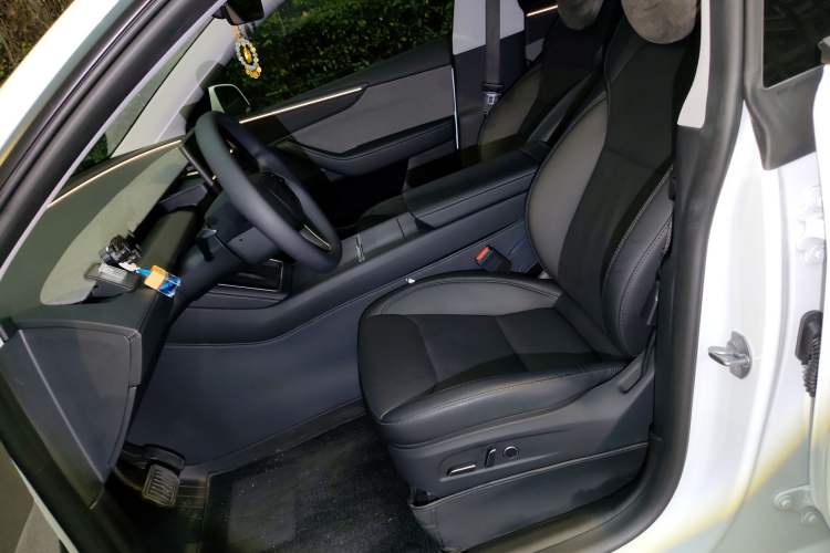 Used Tesla Model Y 2025 Rear-Wheel-Drive Version Left Front Seat
