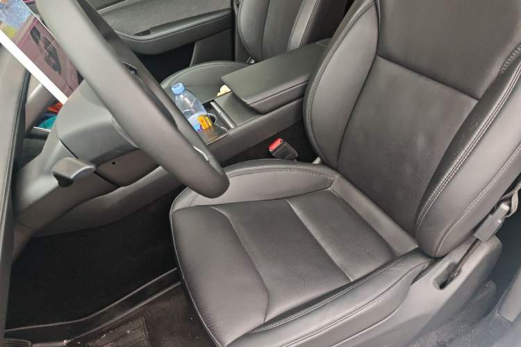Used Tesla Model Y 2025 Rear-Wheel-Drive Version Left Front Seat