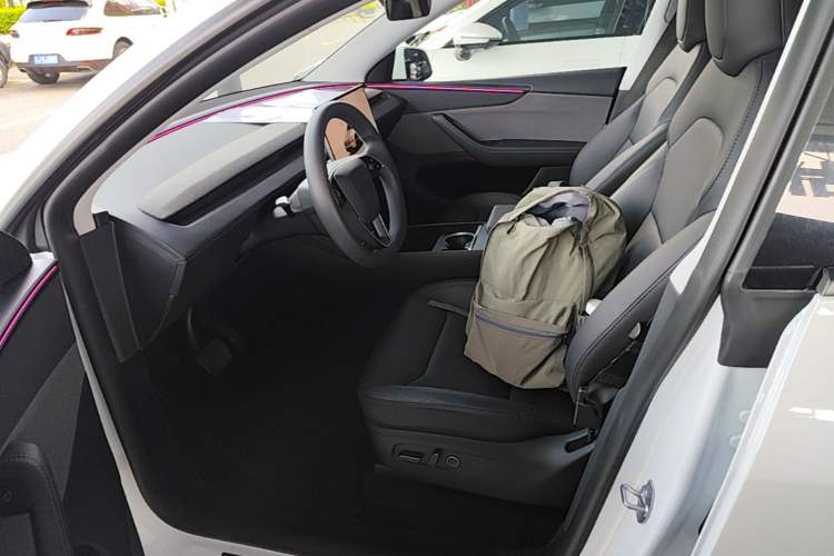 Used Tesla Model Y 2025 Rear-Wheel-Drive Version Left Front Seat