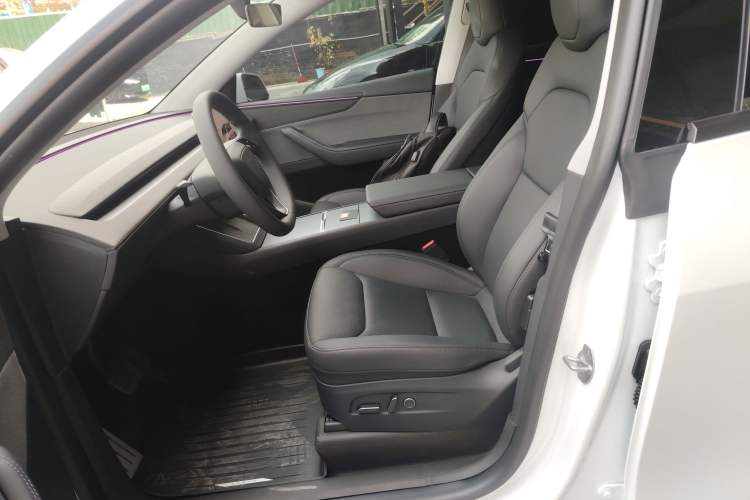 Used Tesla Model Y 2025 Rear-Wheel-Drive Version Left Front Seat
