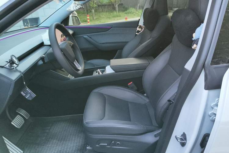 Used Tesla Model Y 2025 Rear-Wheel-Drive Version Left Front Seat