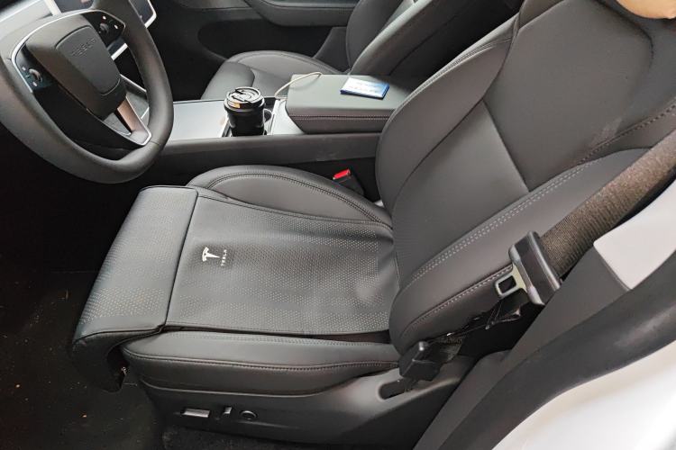 Used Tesla Model Y 2025 Rear-Wheel-Drive Version Left Front Seat