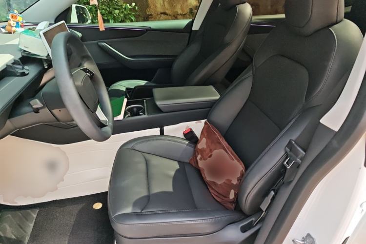 Used Tesla Model Y 2025 Rear-Wheel-Drive Version Left Front Seat