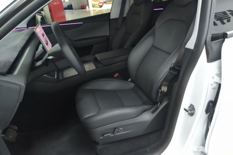 Used Tesla Model Y 2025 Rear-Wheel Drive First Edition Left Front Seat