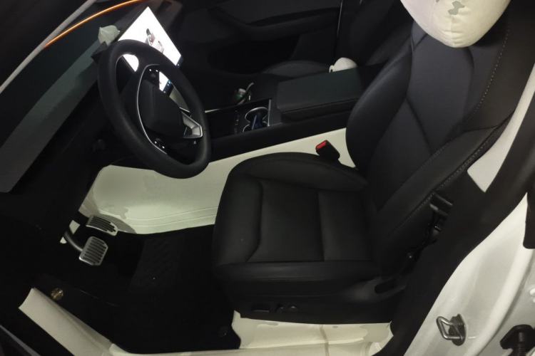 Used Tesla Model Y 2025 Rear-Wheel-Drive Version Left Front Seat