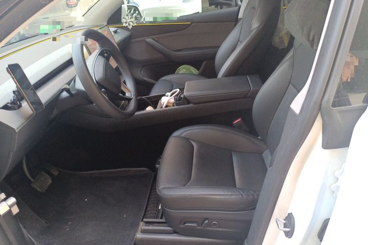 Used Tesla Model Y 2025 Rear-Wheel-Drive Version Left Front Seat