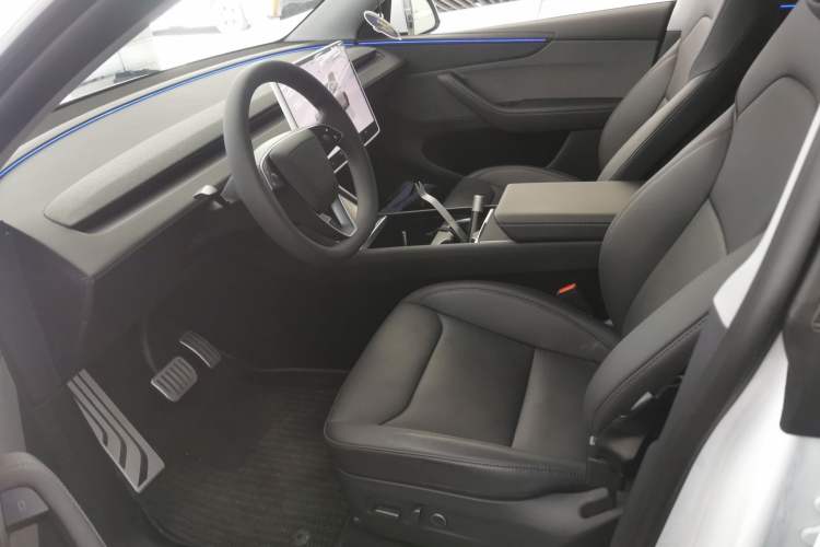 Used Tesla Model Y 2025 Rear-Wheel-Drive Version Left Front Seat