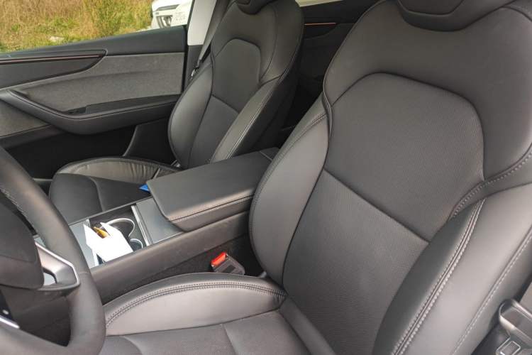 Used Tesla Model Y 2025 Rear-Wheel Drive First Edition Left Front Seat