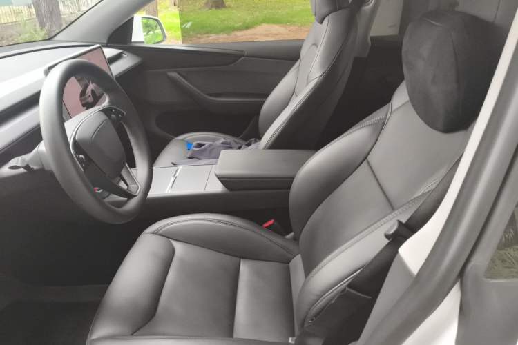 Used Tesla Model Y 2025 Rear-Wheel-Drive Version Left Front Seat