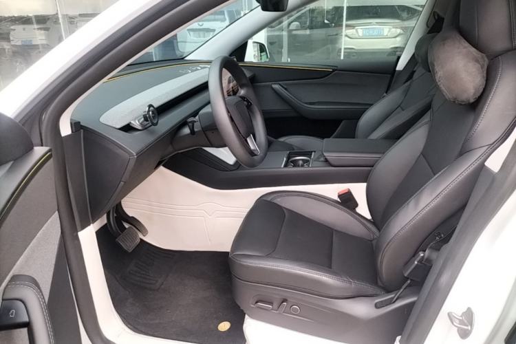 Used Tesla Model Y 2025 Rear-Wheel Drive First Edition Left Front Seat