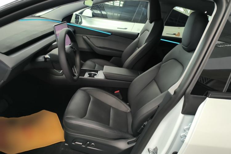 Used Tesla Model Y 2025 Rear-Wheel Drive First Edition Left Front Seat