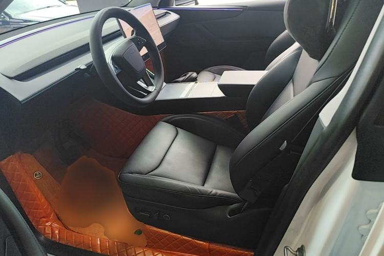 Used Tesla Model Y 2025 Rear-Wheel-Drive Version Left Front Seat