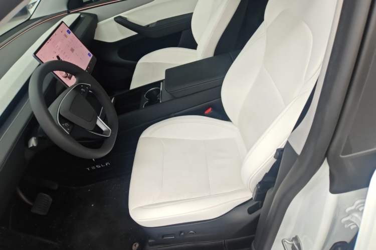 Used Tesla Model Y 2025 Rear-Wheel-Drive Version Left Front Seat