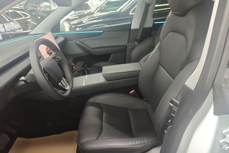 Used Tesla Model Y 2025 Rear-Wheel Drive First Edition Left Front Seat
