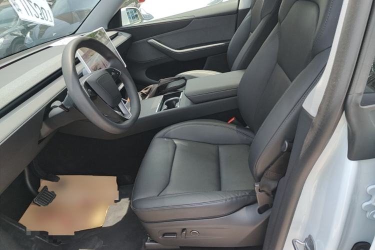 Used Tesla Model Y 2025 Rear-Wheel-Drive Version Left Front Seat