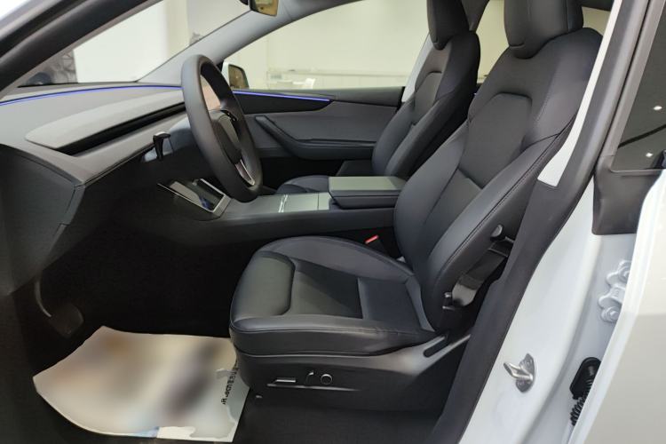 Used Tesla Model Y 2025 Rear-Wheel-Drive Version Left Front Seat