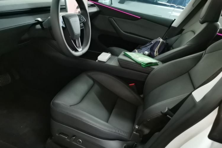 Used Tesla Model Y 2025 Rear-Wheel-Drive Version Left Front Seat