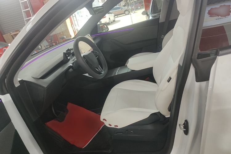Used Tesla Model Y 2025 Rear-Wheel-Drive Version Left Front Seat