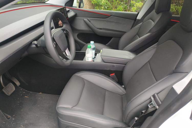 Used Tesla Model Y 2025 Rear-Wheel-Drive Version Left Front Seat