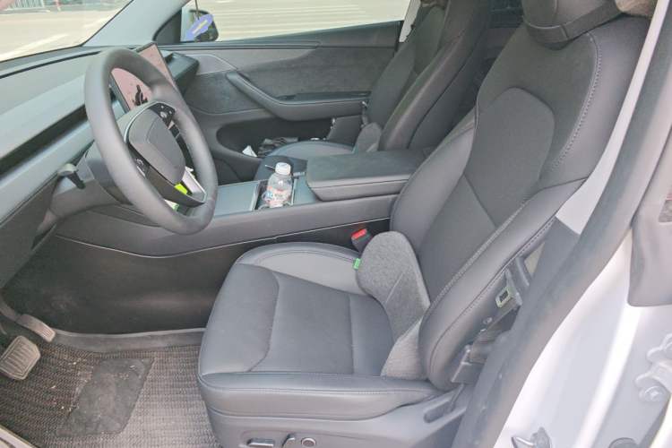 Used Tesla Model Y 2025 Updated Version Long-Range All-Wheel Drive Left Front Seat