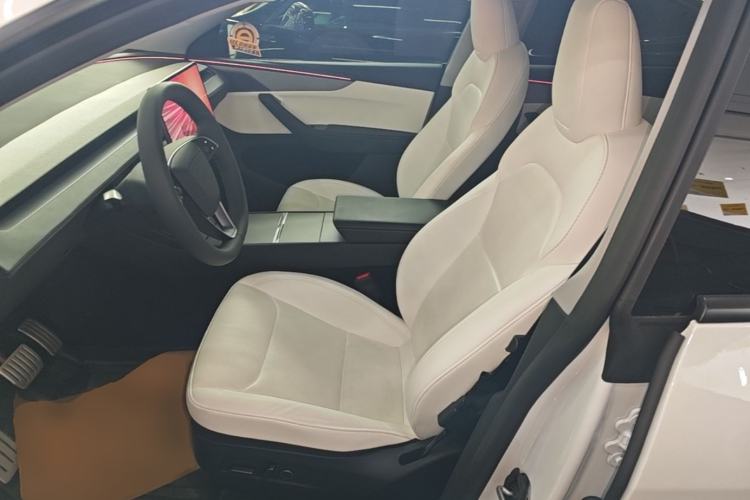 Used Tesla Model Y 2025 Long-Range All-Wheel Drive First Edition Left Front Seat