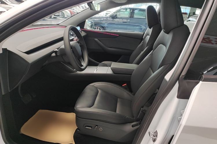Used Tesla Model Y 2025 Rear-Wheel-Drive Version Left Front Seat
