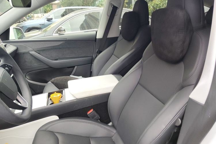 Used Tesla Model Y 2025 Long-Range All-Wheel-Drive Version Left Front Seat