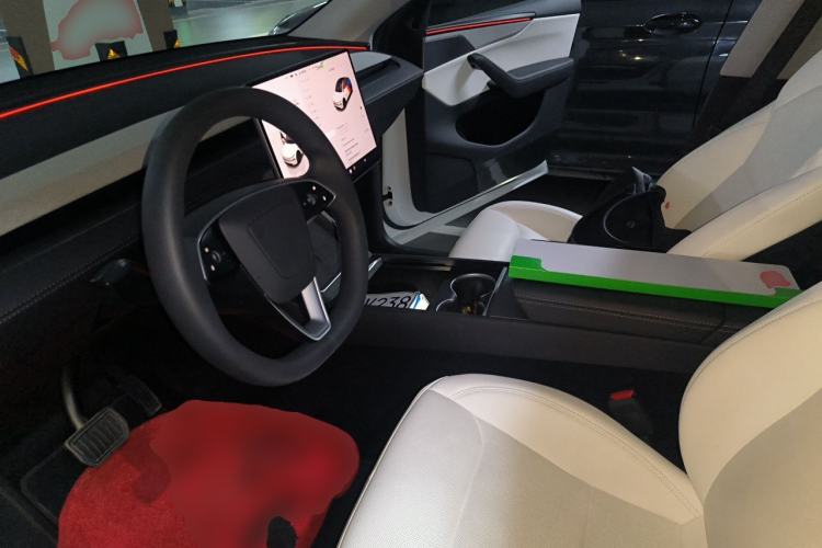 Used Tesla Model Y 2025 Updated Version Long-Range All-Wheel Drive Left Front Seat