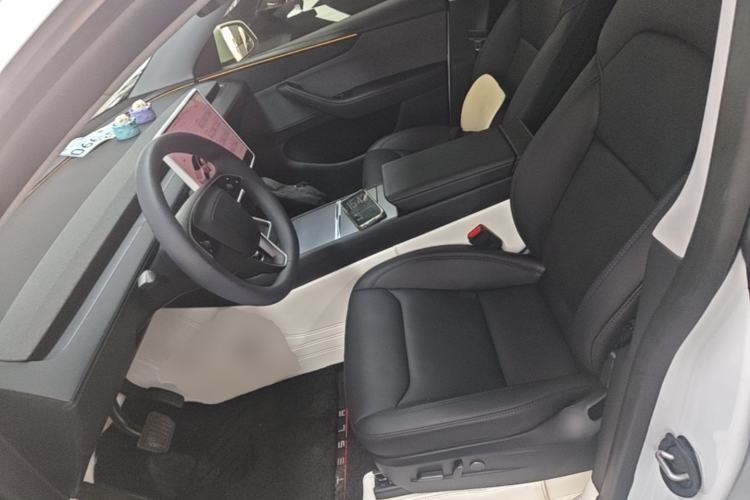 Used Tesla Model Y 2025 Rear-Wheel-Drive Version Left Front Seat