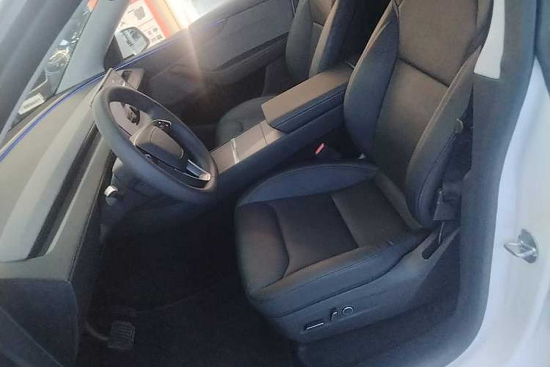 Used Tesla Model Y 2025 Rear-Wheel-Drive Version Left Front Seat