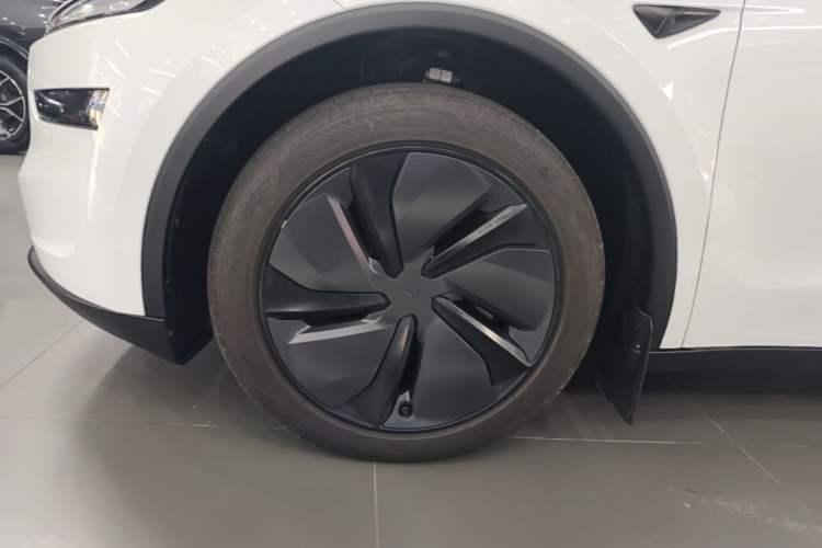 Used Tesla Model Y 2025 Rear-Wheel-Drive Version Left Front Wheel Hub