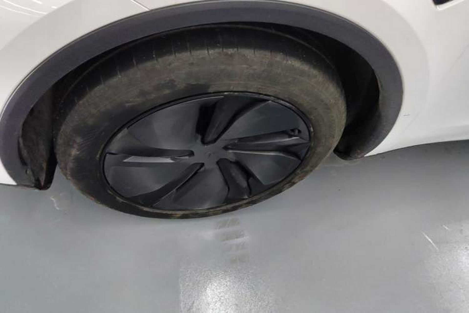 Used Tesla Model Y 2025 Rear-Wheel-Drive Version Left Front Wheel Hub